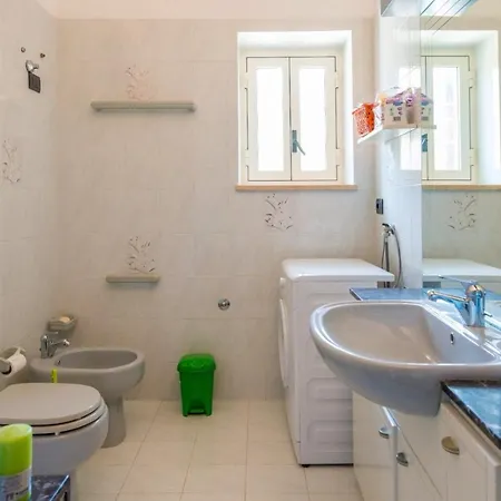 House Anna Bed & Breakfast 4*